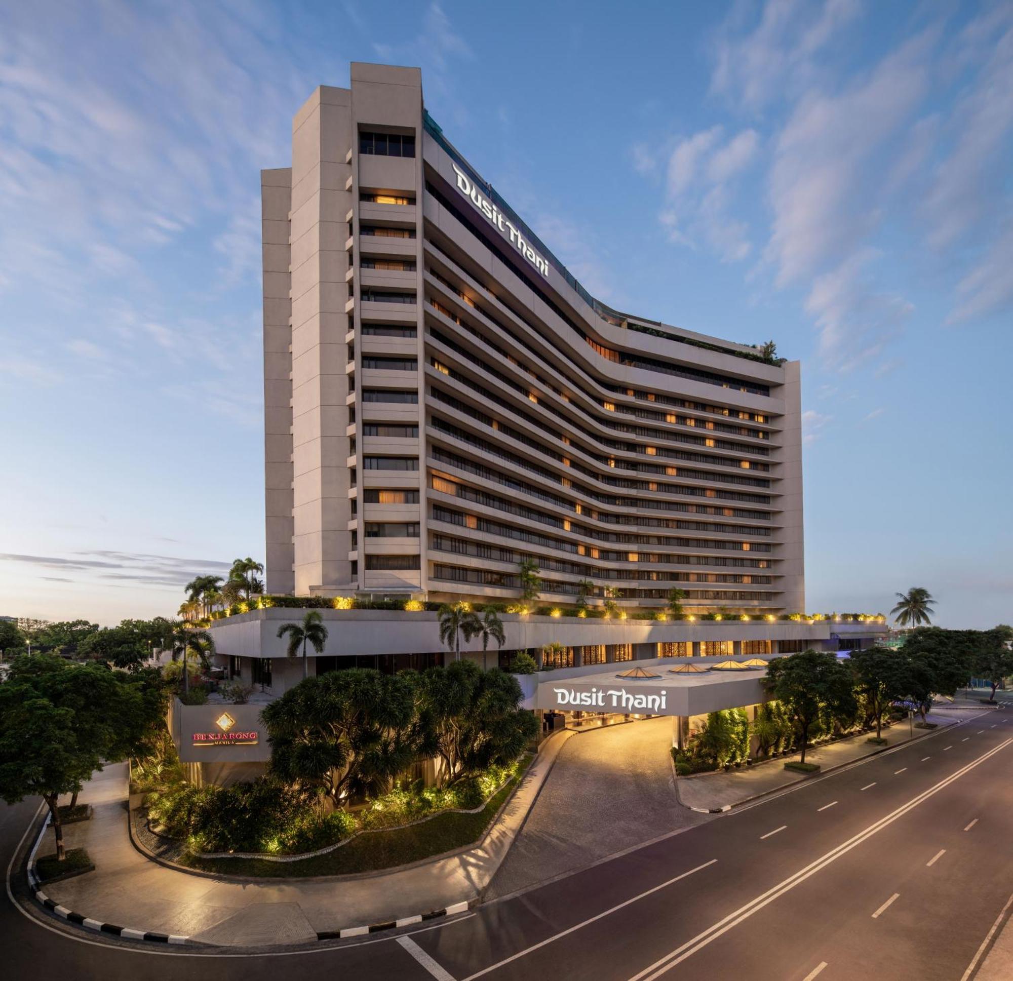 Dusit Thani Manila Μακάτι Εξωτερικό φωτογραφία The hotel in 2016