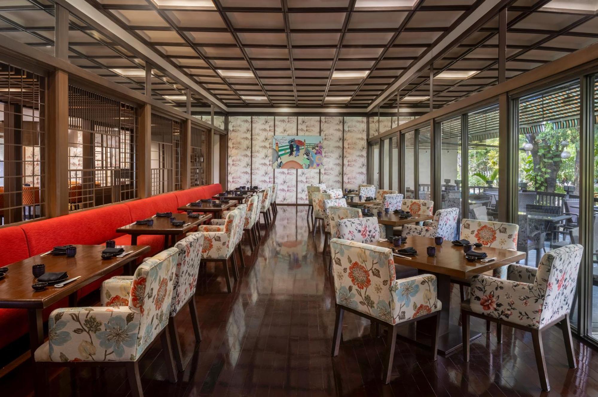 Dusit Thani Manila Μακάτι Εξωτερικό φωτογραφία Interior of a restaurant in Tokyo