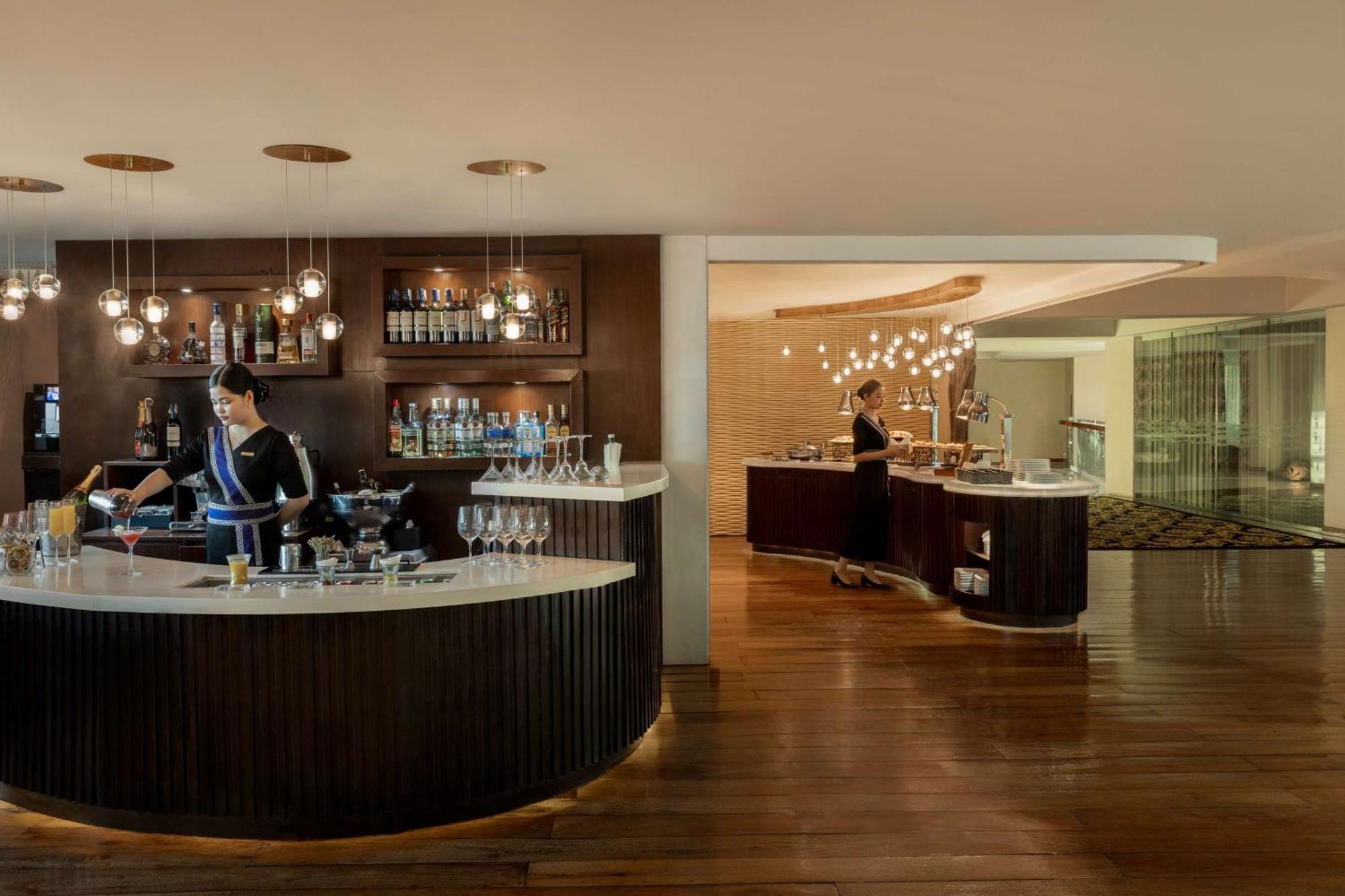 Dusit Thani Manila Μακάτι Εξωτερικό φωτογραφία The bar at the lounge